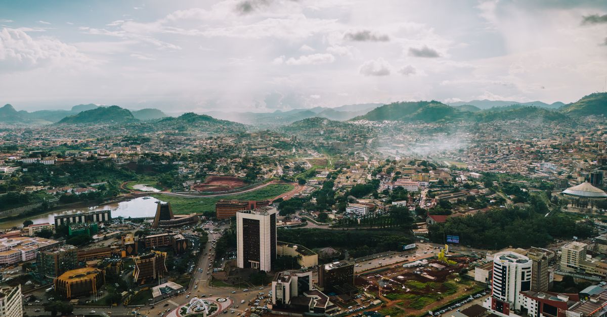 Karim Beguir (InstaDeep) : « L'Afrique peut se développer sans recourir aux fonds publics » 1 découvrez les enjeux et opportunités du développement en afrique, explorant les progrès économiques, sociaux et technologiques du continent.