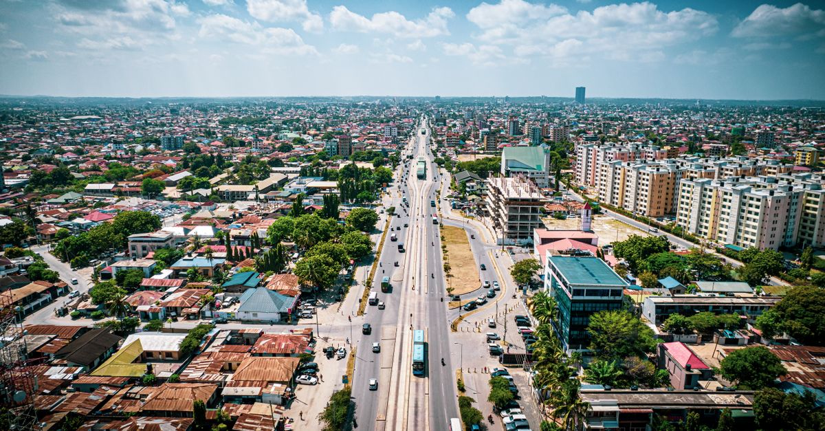 Karim Beguir (InstaDeep) : « L'Afrique peut se développer sans recourir aux fonds publics » 2 découvrez les initiatives, projets et perspectives pour le développement durable et inclusif en afrique, favorisant la croissance économique et sociale du continent.
