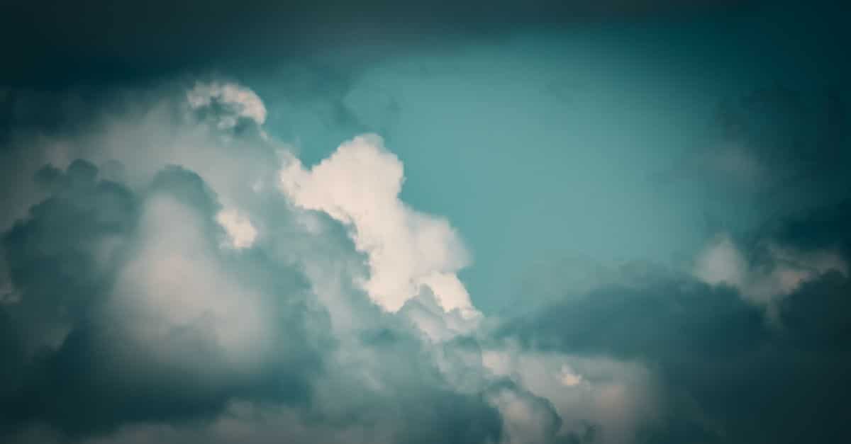 Un nouvel outil d'IA révolutionne les prévisions météorologiques 11 prévisions météorologiques précises et rapides grâce à l'intelligence artificielle, offrant des analyses détaillées pour mieux anticiper le temps.