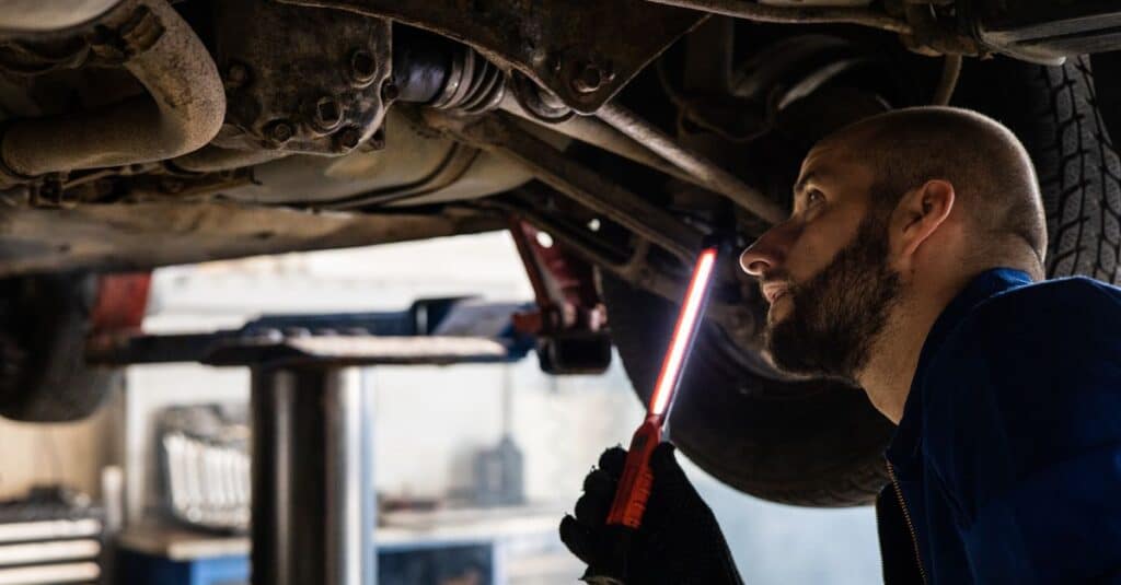 la commission européenne envisage-t-elle de rendre le contrôle technique annuel obligatoire pour votre véhicule ? 7 inspection annuelle des véhicules : assurez la sécurité et la conformité de votre voiture avec notre service d'examen complet et professionnel.