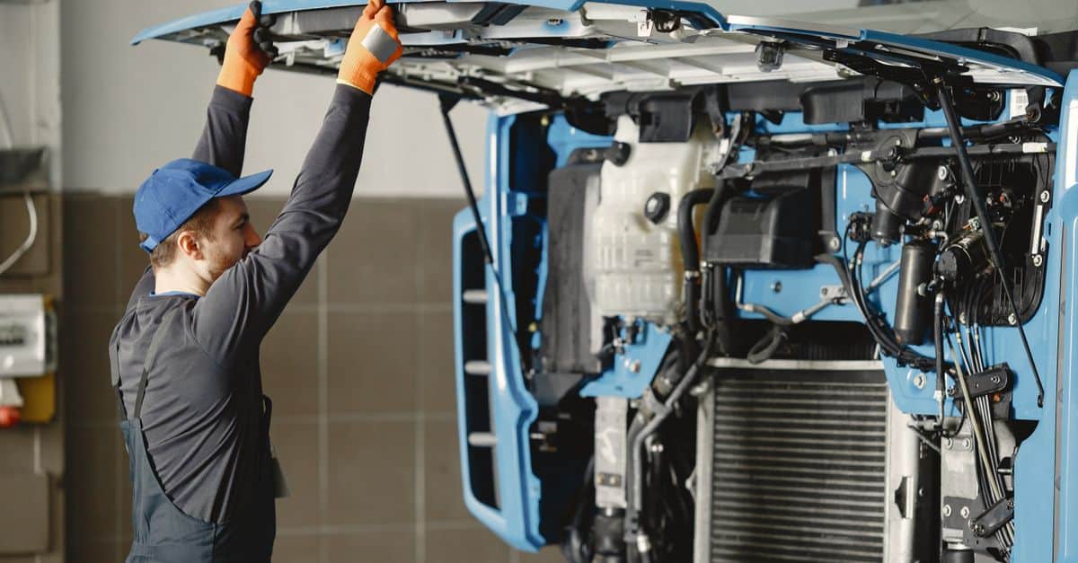 Démystification : Le contrôle technique annuel va-t-il bientôt s'imposer pour les véhicules anciens ? 10 inspection annuelle des véhicules : assurez la sécurité et la conformité de votre voiture grâce à notre service d'inspection complet et rapide.