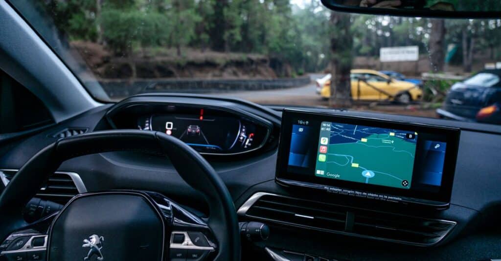 Apple CarPlay Ultra : l'innovation qui intègre votre iPhone dans l'intérieur de votre voiture 8 découvrez apple carplay, la solution intuitive pour connecter votre iphone à votre voiture et profiter d'une expérience de conduite sécurisée et connectée.