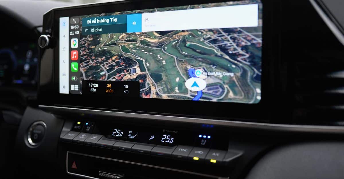 Apple CarPlay Ultra : découvrez comment cette technologie révolutionne votre expérience automobile grâce à une intégration complète avec votre iPhone 11 découvrez apple carplay ultra, la solution avancée pour une connectivité et une expérience de conduite intuitive et sécurisée.