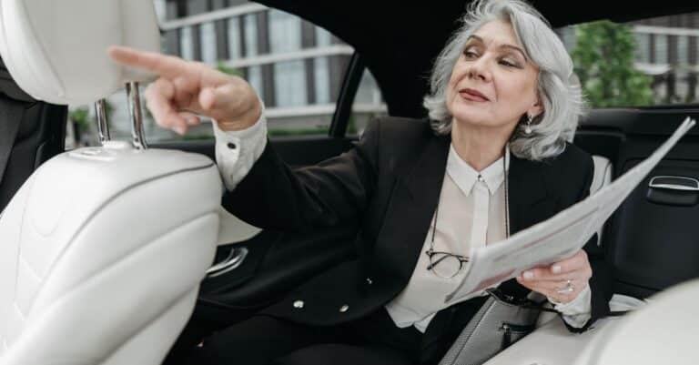 Le PDG de ce titan de l&rsquo;industrie automobile prédit que les voitures électriques ne domineront jamais le marché