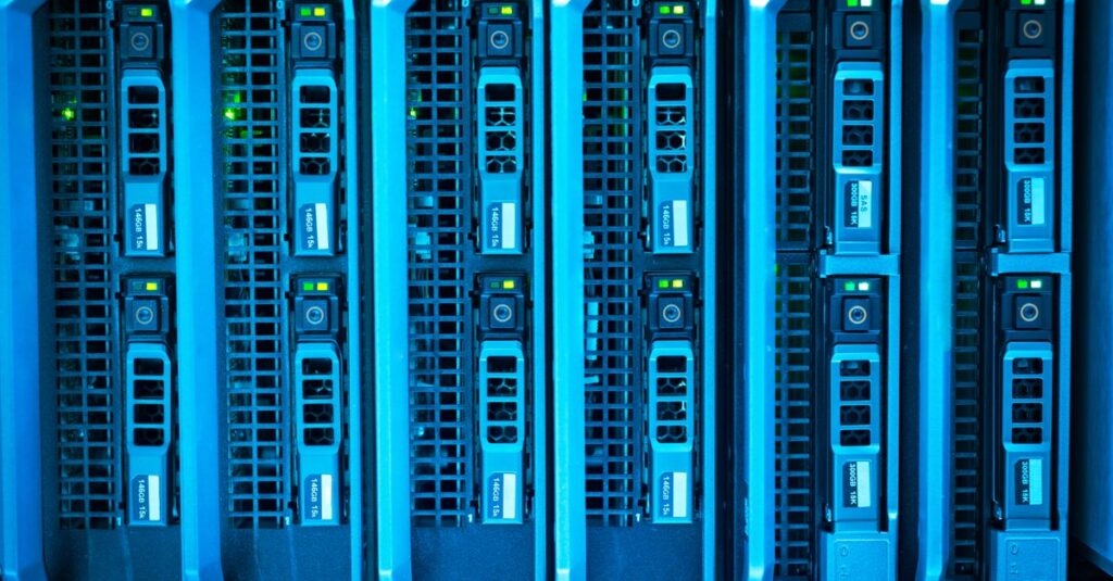 Amazon AWS : les ingénieurs face à des délais de livraison prolongés pour les serveurs CPU, un défi croissant à surmonter 7 découvrez les retards de livraison des serveurs aws équipés de cpu et leurs impacts sur vos projets cloud. restez informé des délais actuels et des solutions possibles.