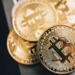 Le Bitcoin flirte avec les 78 000$, porté par l’essor des ETF mondiaux qui dessinent la prochaine révolution d’adoption
