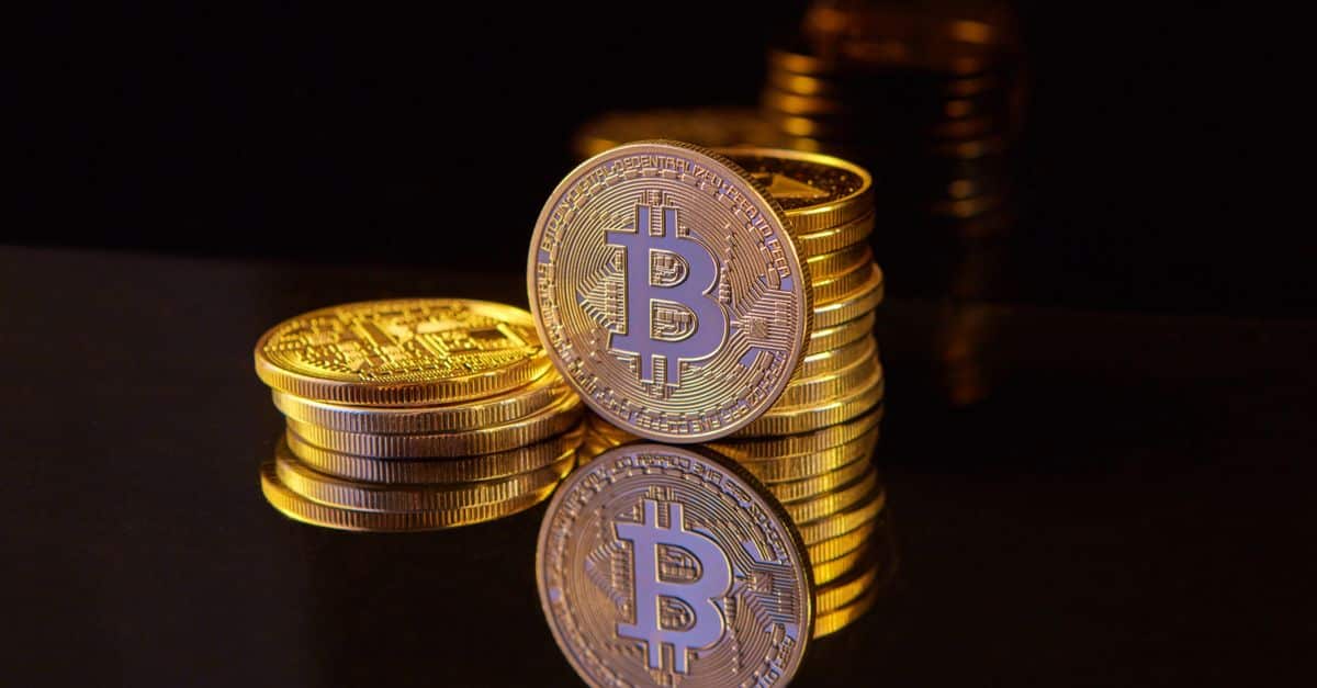 Finance : le bitcoin, véritable stratagème ou simple coup médiatique ? 8 découvrez tout sur le bitcoin : la cryptomonnaie pionnière, son fonctionnement, ses avantages et son impact sur la finance mondiale.