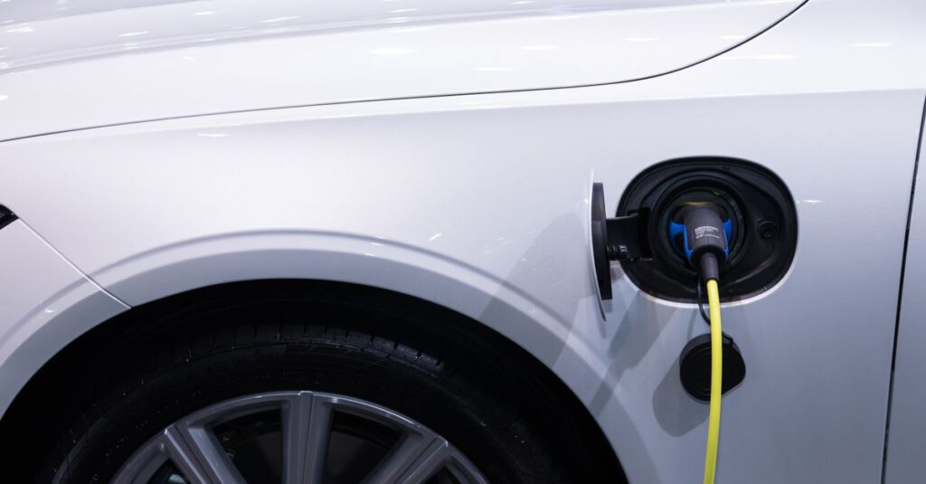 découverte de la BYD Dolphin Surf : une voiture électrique à 20 000 € au design moderne et surprenant 6 découvrez byd dolphin, la voiture électrique compacte et innovante alliant design moderne, autonomie performante et respect de l'environnement.