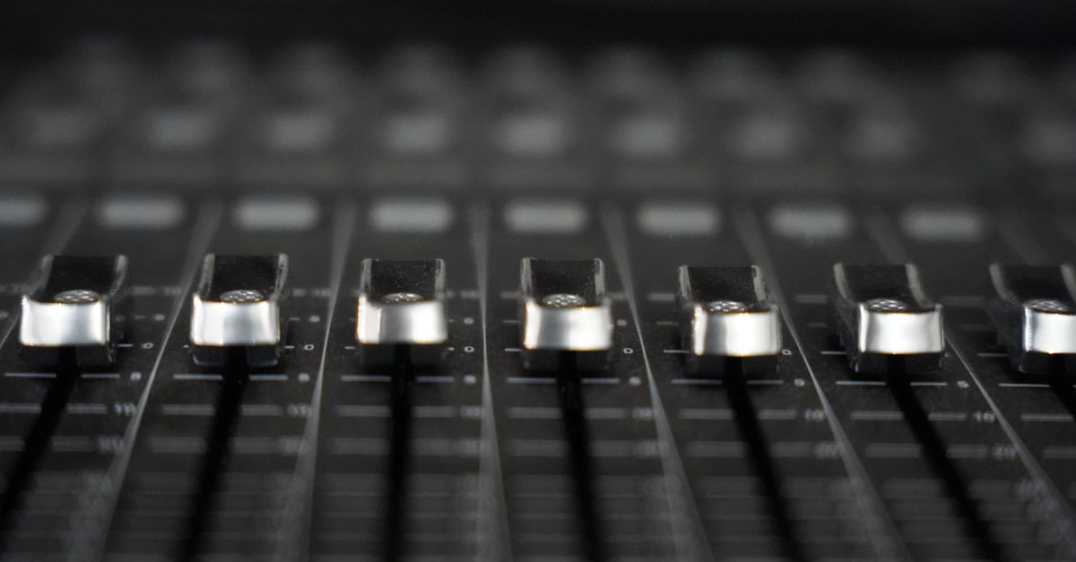 G-Advanced : Rohde & Schwarz et Qualcomm dévoilent l'optimisation du retour d'information sur l'état du canal grâce à l'apprentissage automatique 3 optimisation du retour d'état du canal pour améliorer la performance des communications sans fil en adaptant les transmissions aux conditions du canal.