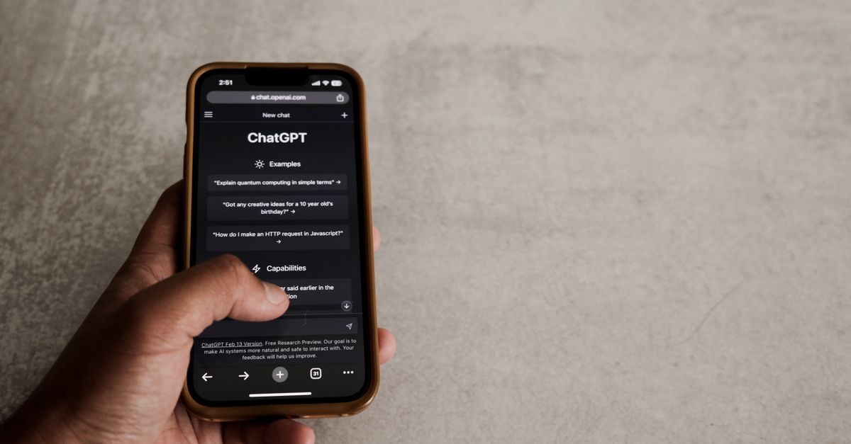 OpenAI lance ChatGPT pour adolescents avec des protections renforcées pour une expérience sécurisée 4 découvrez chatgpt pour les ados : un assistant intelligent qui aide les jeunes à apprendre, créer et communiquer facilement en ligne.