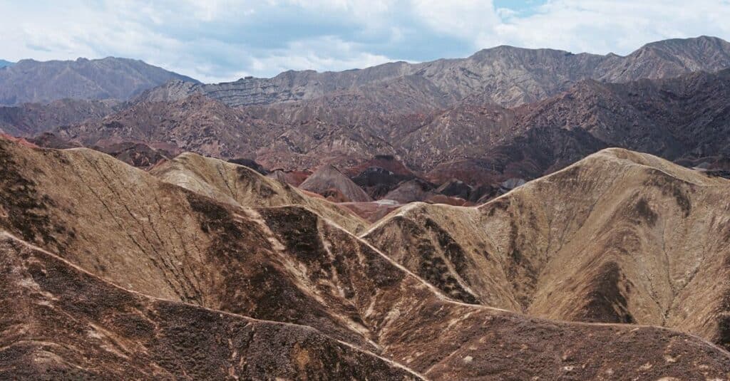La Chine renforce son emprise sur les ressources en terres rares 4 découvrez les terres rares en chine, leur importance stratégique, les ressources disponibles et l'impact économique mondial.