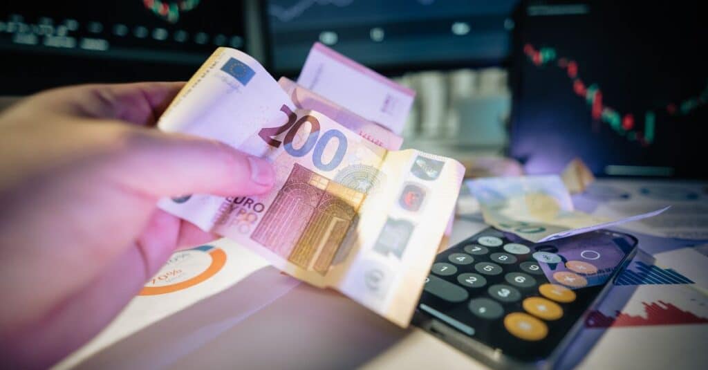 Budget 2025 : L'impôt surprenant que les riches investisseurs en cryptomonnaies réussissent à éviter 5 découvrez comment éviter légalement la fiscalité sur les cryptomonnaies et optimisez vos déclarations fiscales en toute conformité.