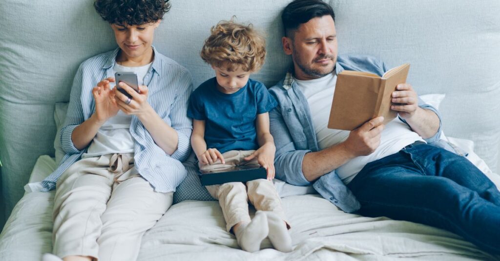 Exploration des loisirs numériques : parcours d'évolution et tendances contemporaines 4 découvrez les loisirs numériques, une nouvelle façon de se divertir en ligne grâce aux jeux vidéo, applications interactives et expériences virtuelles immersives.