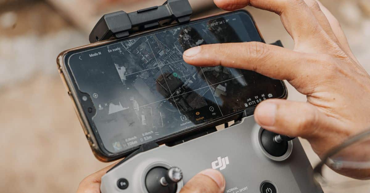 Au moins cinq morts dans chaque camp : frappes de drones russes et ukrainiens secouent les deux pays 4 informations et analyses sur les frappes de drones : impact, stratégies et enjeux géopolitiques.