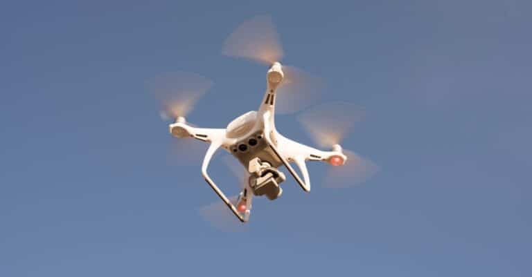 Au moins cinq morts dans chaque camp : frappes de drones russes et ukrainiens secouent les deux pays