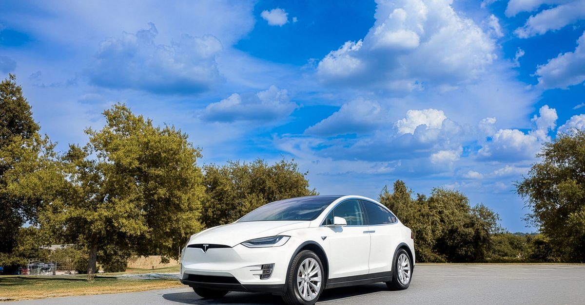 Après 24 années au volant de sa Clio, Jean-Marie envisagera-t-il de faire le saut vers l'électrique après avoir testé la Citroën ë-C3 ? 10 découvrez tout sur la voiture électrique : avantages, autonomie, recharge et modèles écologiques pour une conduite durable et innovante.