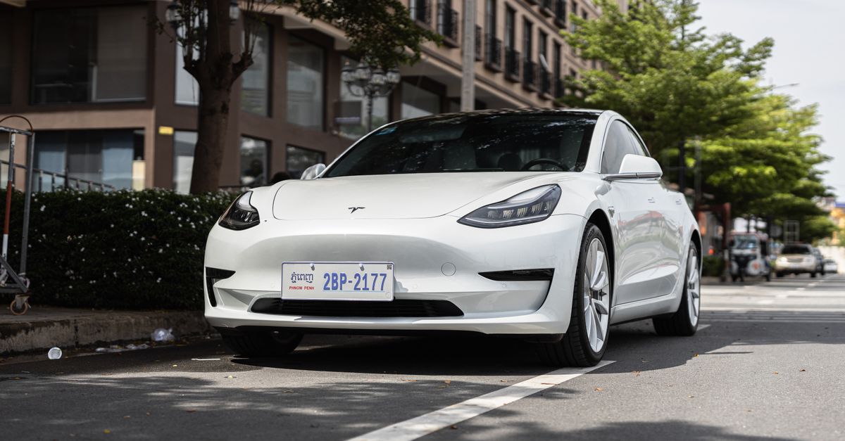 Les raisons pour lesquelles les Français hésitent encore à adopter la voiture électrique 10 découvrez les avantages et les tendances de l'adoption des voitures électriques, une solution écologique et économique pour un avenir durable.