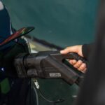 Une Zoé en flammes pendant la recharge enflamme aussi une Tesla voisine : doit-on s&rsquo;alarmer vraiment ?