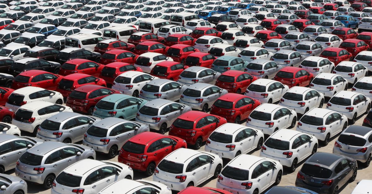 Les ventes de voitures électriques en France au premier semestre 2025 : Renault et Peugeot défient Tesla 9 découvrez les prévisions des ventes de voitures électriques en france pour 2025, les tendances du marché et les modèles les plus populaires.