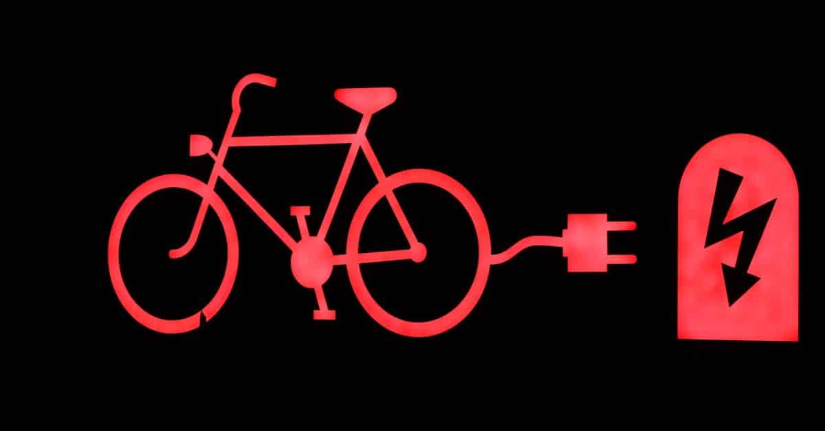 Cinq applications de mobilité électrique initialement destinées au grand public qui s'adressent désormais aux professionnels 3 découvrez les applications de la mobilité électrique, innovantes et durables, pour un avenir plus propre et connecté.
