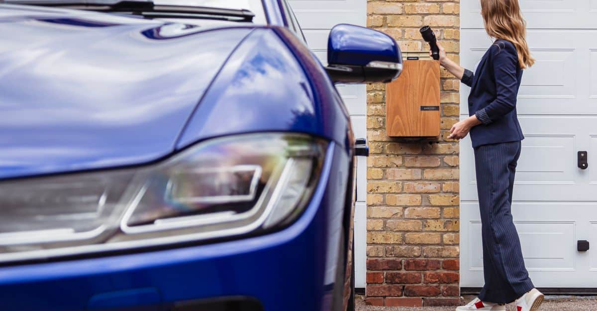 Révolution dans la recharge des voitures électriques : adieu aux tracas ! 9 découvrez la révolution de la recharge des véhicules électriques : innovations, rapidité et accessibilité pour un futur durable.