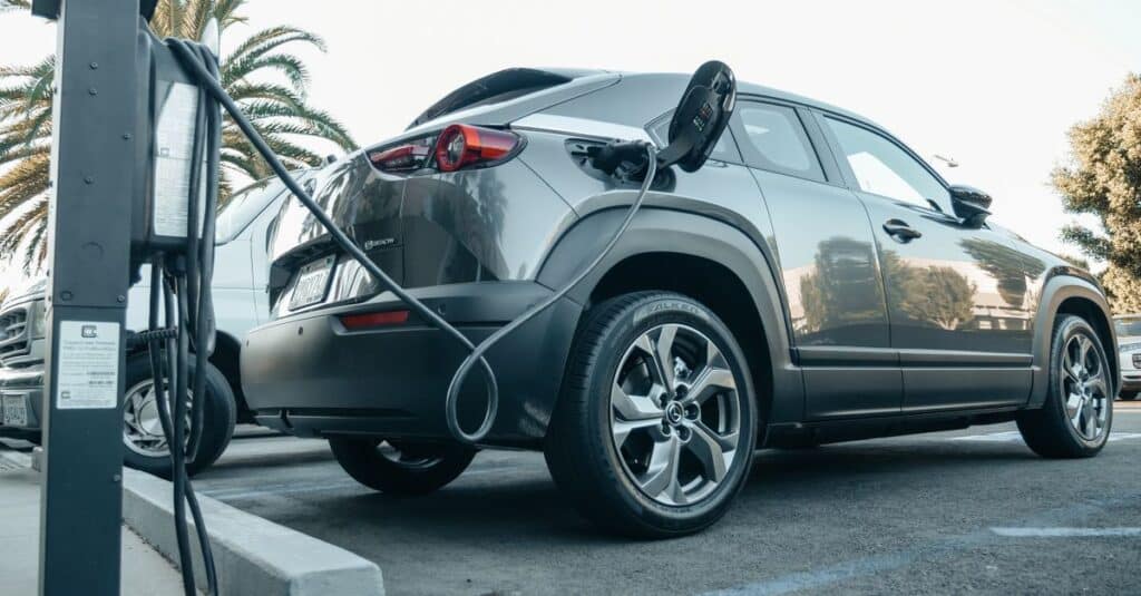 Révolution dans la recharge des voitures électriques : adieu aux tracas ! 7 découvrez la révolution de la recharge des véhicules électriques : innovations, infrastructures et impact sur la mobilité durable.