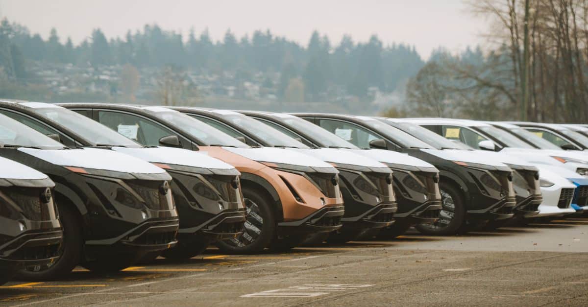 Donald Trump menace-t-il l'avenir des véhicules électriques ? 9 découvrez tout sur les véhicules électriques : avantages, modèles, autonomie et impact environnemental pour une mobilité durable.