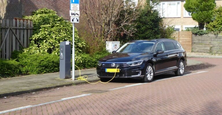Véhicules électriques en Europe : un quart des nouvelles immatriculations atteint !