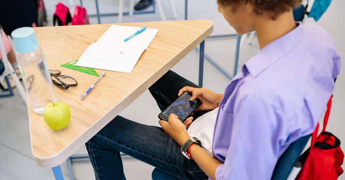 cinq applications et jeux mobiles indispensables à télécharger sur votre smartphone 2 découvrez les applications et jeux mobiles essentiels pour optimiser votre expérience sur smartphone. téléchargez les incontournables du moment dès aujourd'hui !