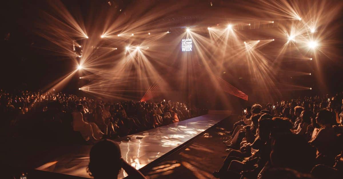 Canelle Sab de Brut lance sa nouvelle émission exclusive sur RMC Life 1 découvrez notre spectacle exclusif, une expérience unique alliant performances inédites et moments inoubliables pour tous les passionnés de divertissement.