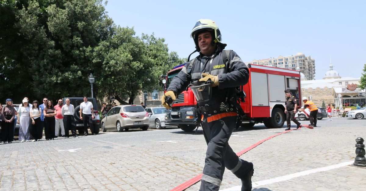 Vision 4rescue : la Renault 4 E-Tech devient une héroïque voiture de pompiers 8 découvrez notre collection de voitures de pompiers : véhicules d'intervention d'urgence alliant performance et sécurité pour sauver des vies.