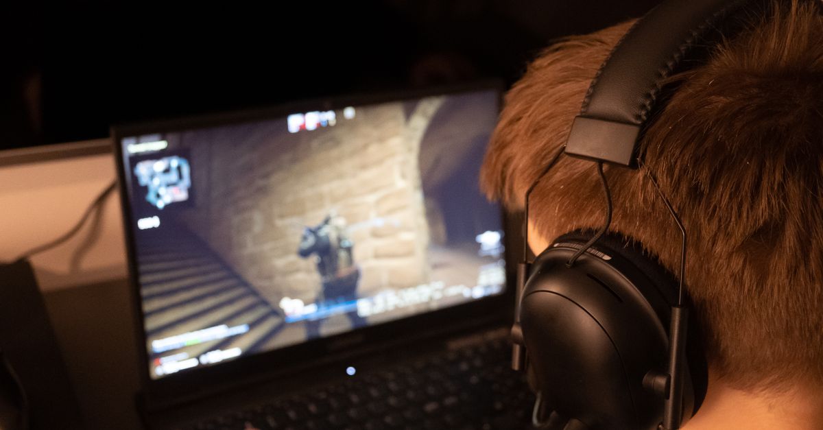 À 58 ans, il réalise son rêve : monter sa toute première configuration PC gaming, prouvant qu'il n'est jamais trop tard pour se lancer 1 découvrez notre guide complet pour construire votre premier pc de gaming. conseils, composants essentiels et astuces pour une configuration performante à petit prix.