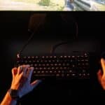 À 58 ans, il réalise son rêve : monter sa toute première configuration PC gaming, prouvant qu&rsquo;il n&rsquo;est jamais trop tard pour se lancer