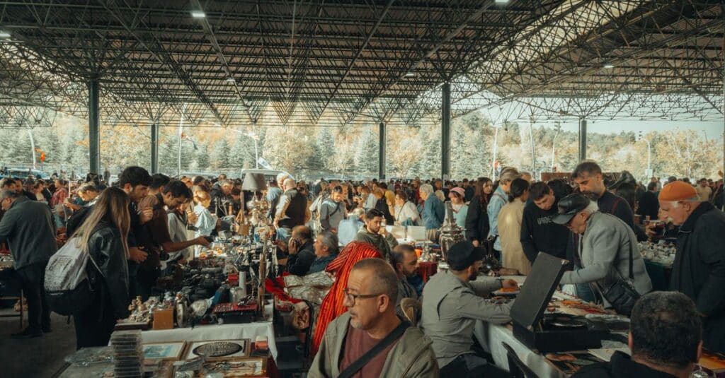 Vaux célèbre la rentrée avec la 17e édition festive de sa brocante et vide-grenier 8 découvrez notre marché aux puces : une sélection unique d'objets vintage, d'antiquités et de trouvailles originales à prix imbattables.