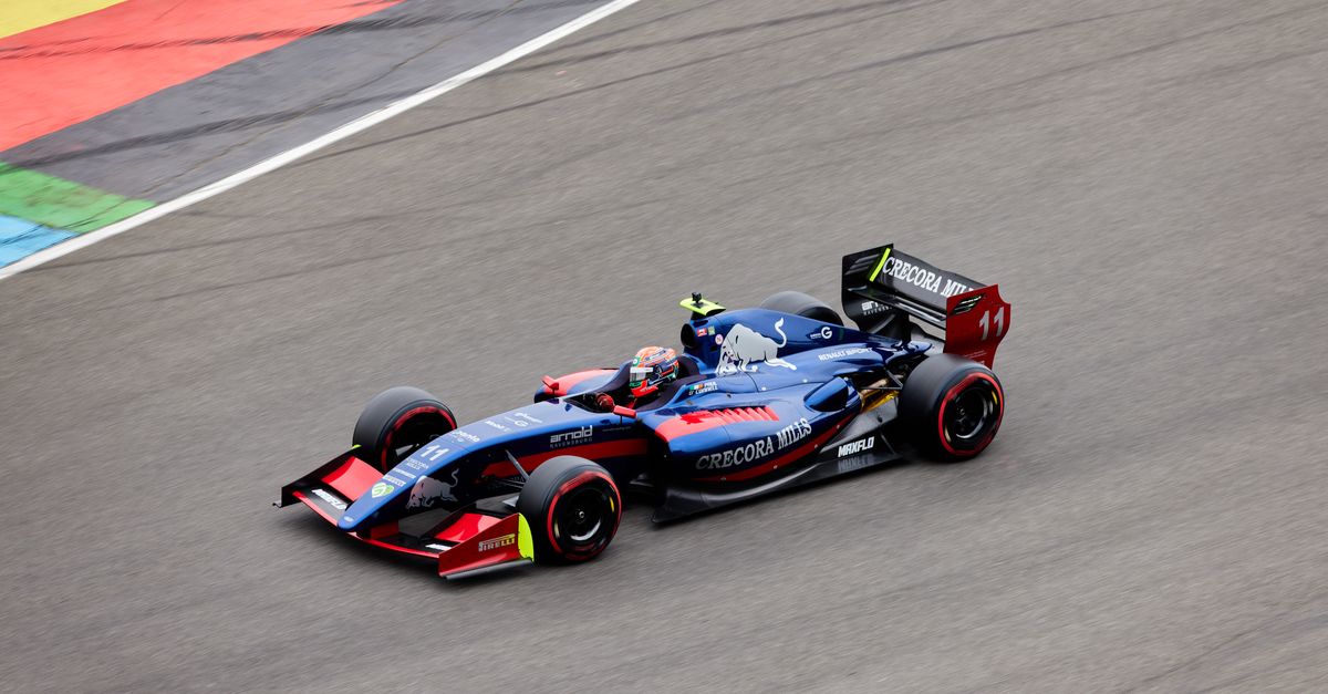 L'histoire fascinante des voitures de Formule 1 : une évolution pleine de innovations 3 découvrez l'univers des voitures de formule 1 : performances, technologies de pointe et pilotes légendaires qui font vibrer les circuits du monde entier.