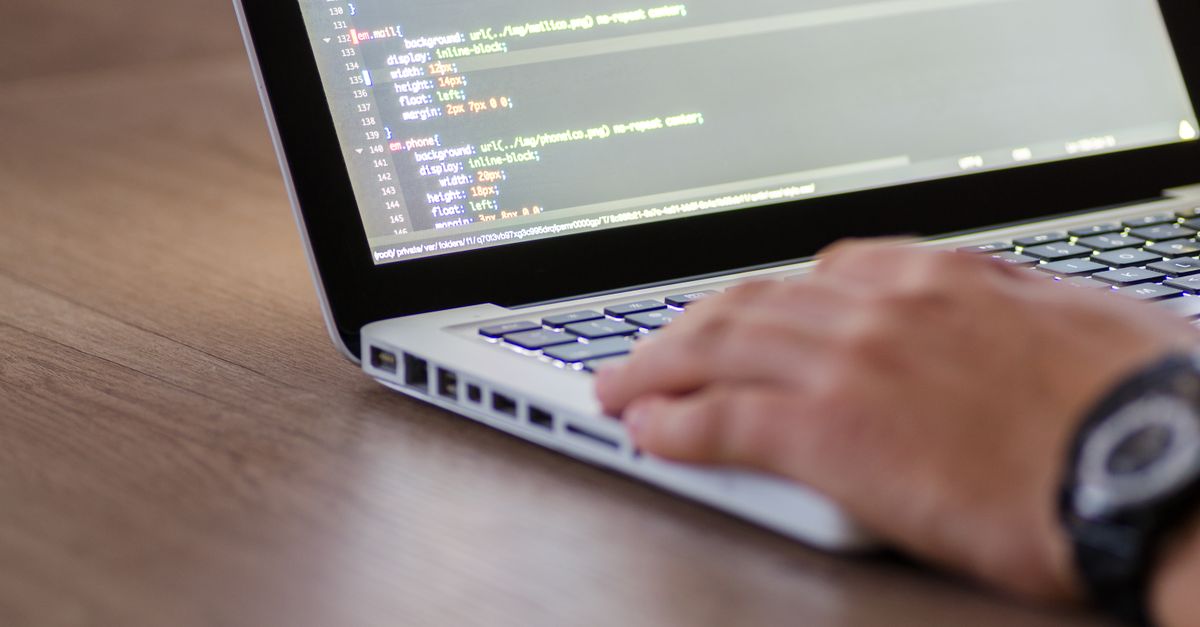 Opportunité passionnante pour un développeur ou une développeuse web full-stack intermédiaire chez SWOO 2 développeur web full-stack spécialisé dans la création d'applications performantes et responsives, maîtrisant à la fois les technologies front-end et back-end pour des solutions complètes.