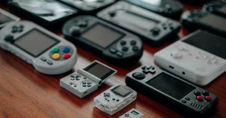 Consoles de jeu : Sony et Microsoft s&rsquo;approchent du cap symbolique des 1000 dollars