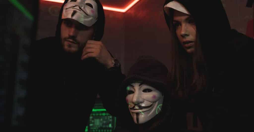ZeroBytes : À la découverte du duo de hackers derrière le vol massif de données fiscales 7 découvrez tout sur les hackers : leurs méthodes, motivations et impacts dans le monde numérique. comprenez comment protéger vos données et rester en sécurité en ligne.