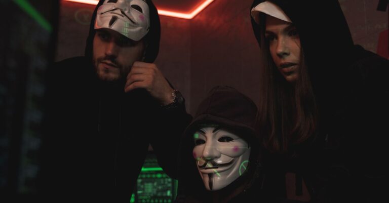 ZeroBytes : À la découverte du duo de hackers derrière le vol massif de données fiscales