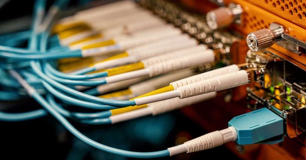 Internet haute vitesse : comment cela transforme notre quotidien 8 profitez d'une connexion internet haut débit rapide et fiable pour vos besoins professionnels et personnels.