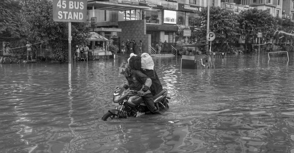 Inondations imminentes en Himalaya : dernières nouvelles et évolutions critiques 2 découvrez l'impact dévastateur des inondations dans l'himalaya, leurs causes, conséquences et les efforts de secours en cours.