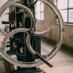 Révolutions RH : Quand un géant du web combine licenciements et recrutements internes massifs pour sa stratégie IA