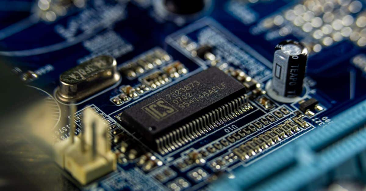 Téléchargez gratuitement HWiNFO64 pour Windows : Outil complet d’analyse hardware sur La logithèque 4 hwinfo64 est un outil gratuit et complet de diagnostic matériel pour windows, offrant des informations détaillées sur les composants pc et des analyses en temps réel.