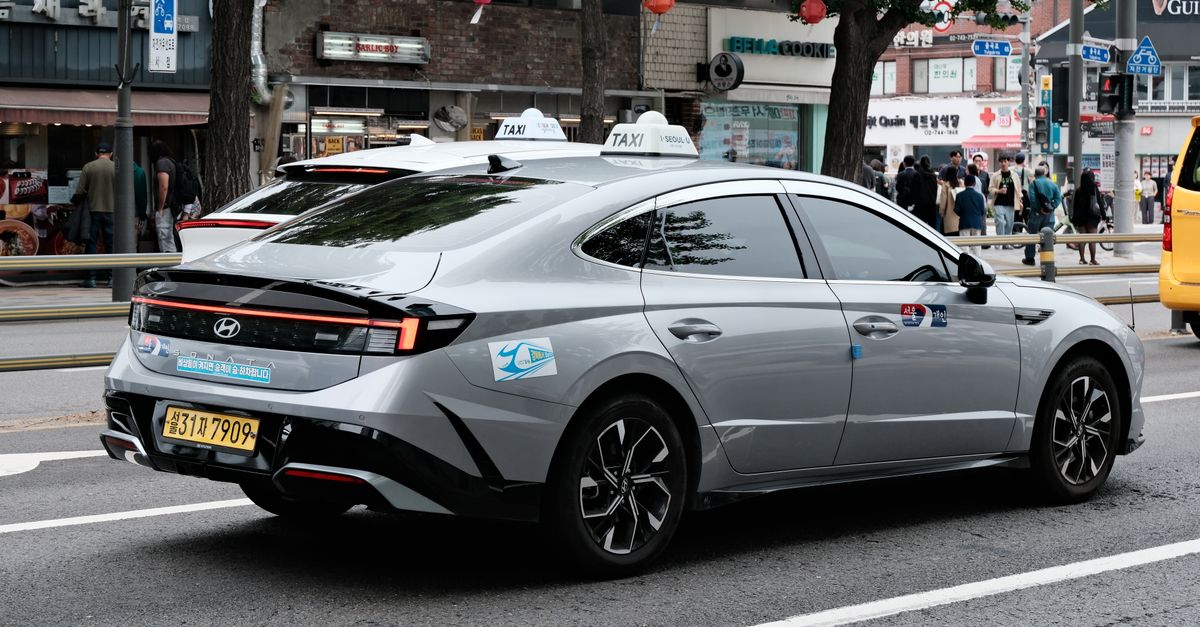Corée du Sud : Hyundai Motor et son syndicat concluent un accord salarial suite à une grève marquante 2 découvrez l'accord de travail entre hyundai motor et ses employés en corée du sud, visant à améliorer les conditions de travail et renforcer la collaboration.