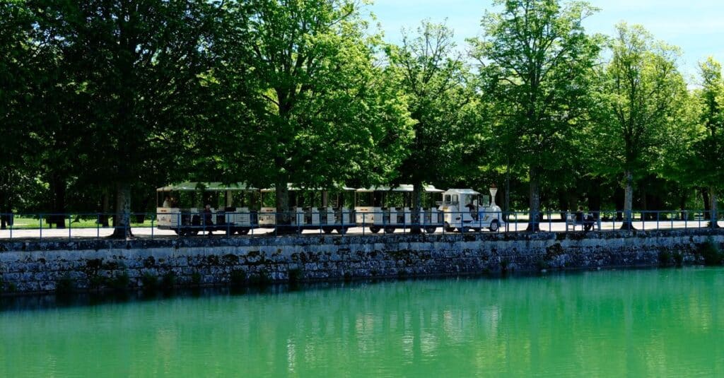 L'application Île-de-France Mobilités franchit des sommets depuis les JO, avec un Navigo optimisé sur iPhone 6 découvrez l'application île-de-france mobilités pour faciliter vos déplacements en transports en commun dans toute la région île-de-france. planifiez vos trajets, consultez les horaires en temps réel et accédez aux informations essentielles pour voyager sereinement.