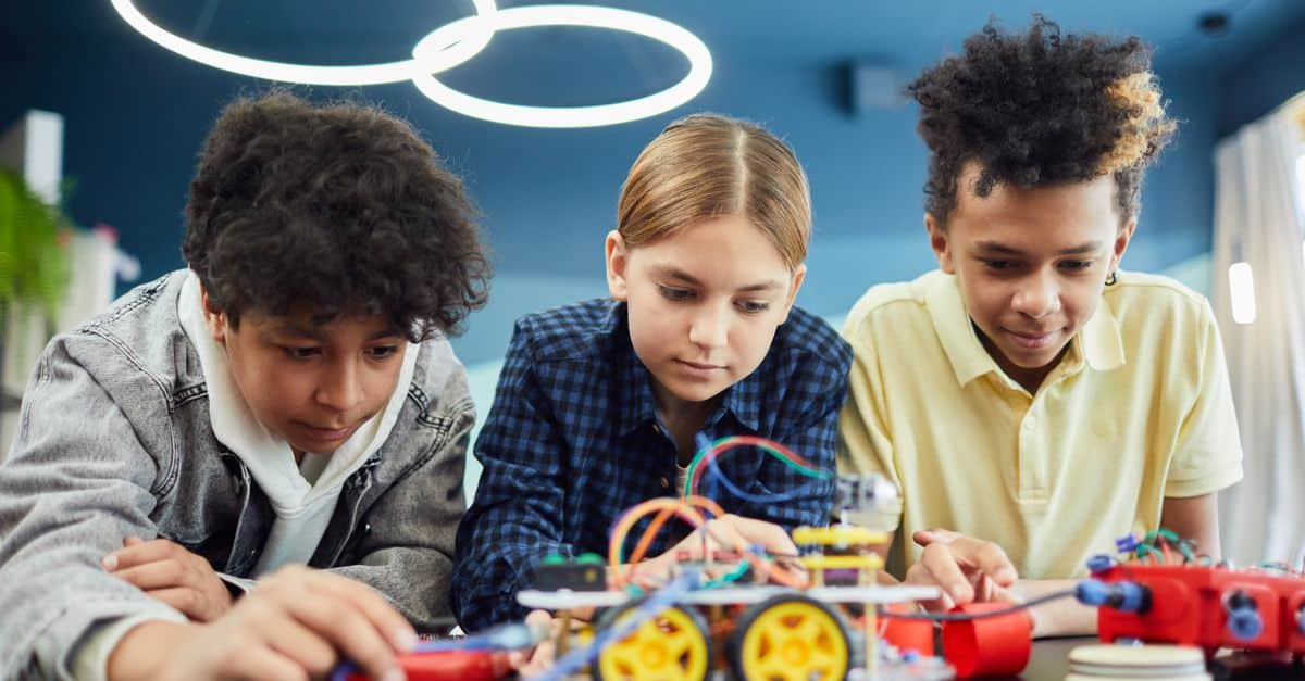 Un collège innovant qui multiplie les initiatives : Erasmus +, label de développement durable et web radio 3 découvrez notre école innovante, alliant technologies de pointe et méthodes d'enseignement modernes pour favoriser l'épanouissement et la réussite de chaque élève.