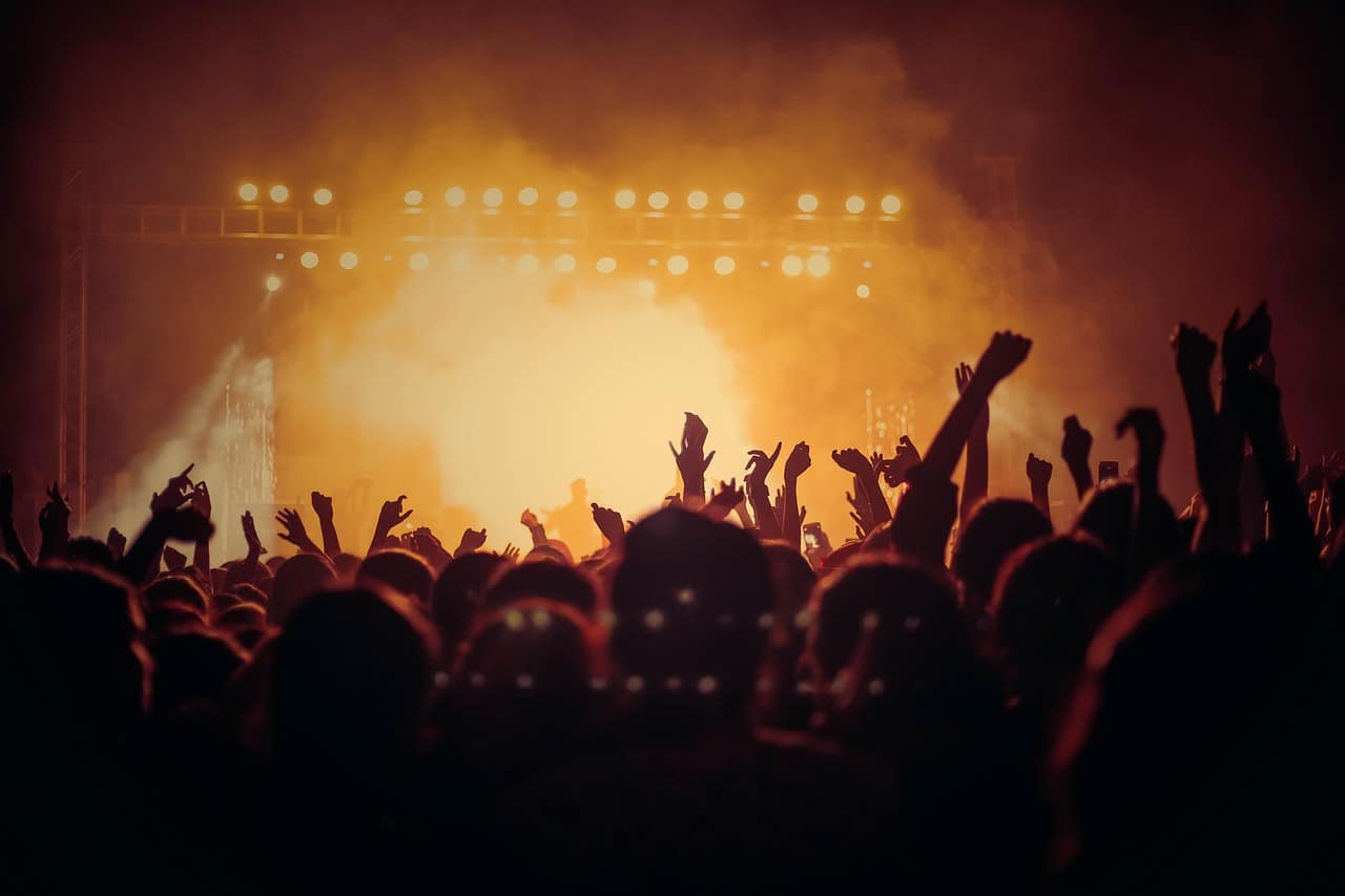 Comment les plateformes de streaming redéfinissent-elles l'audience des événements sportifs en direct ? 4 découvrez l'audience du streaming en direct des événements sportifs et suivez vos sports préférés en temps réel.