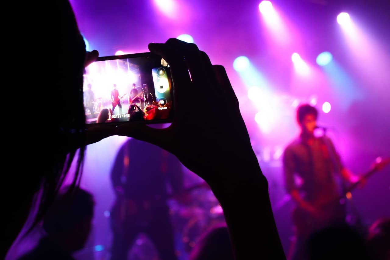 Comment les plateformes de streaming redéfinissent-elles l'audience des événements sportifs en direct ? 5 découvrez les meilleures plateformes pour le streaming en direct des sports et suivez toute l'action en temps réel avec une audience mondiale passionnée.