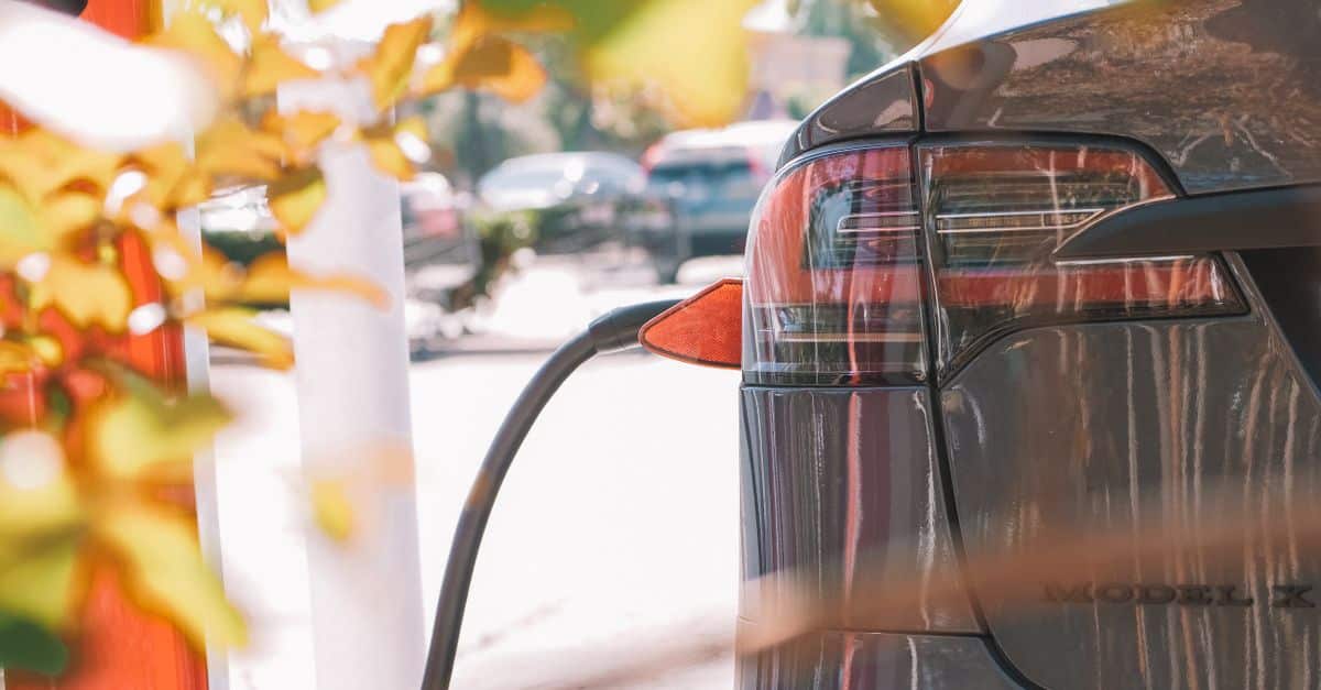 Le président Macron se dote d'une nouvelle voiture électrique 10 découvrez les initiatives de macron pour promouvoir les voitures électriques en france et favoriser la transition vers une mobilité propre et durable.