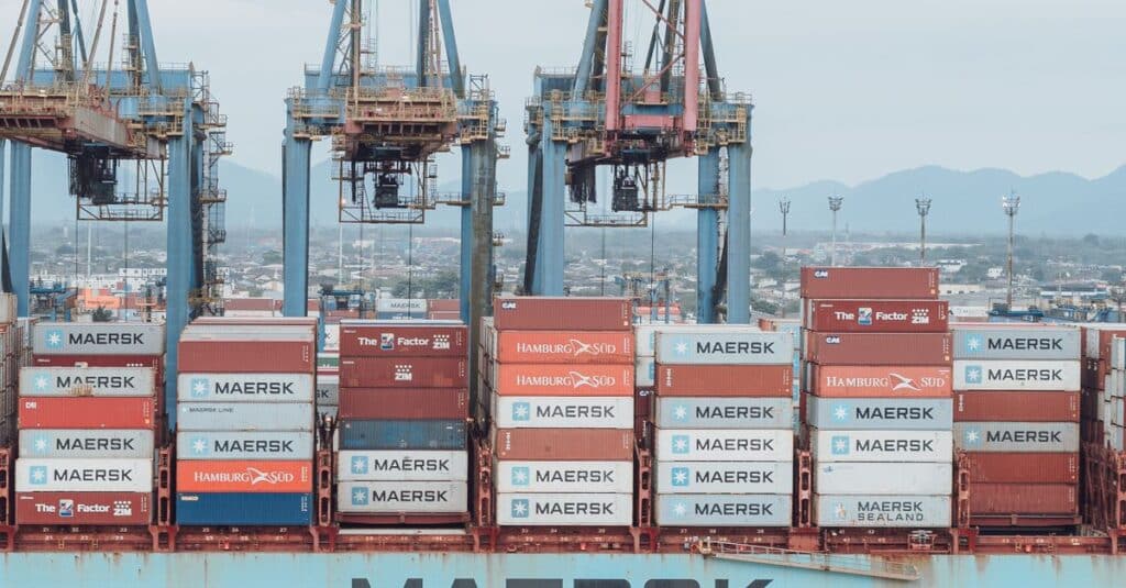 Maersk dépasse largement les attentes au deuxième trimestre et révise ses perspectives à la hausse 4 analyse des résultats financiers de maersk : chiffres clés, performance trimestrielle et perspectives de croissance.
